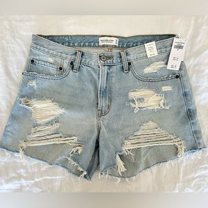 Abercrombie Mid-Rise Boyfriend Short Size 30/10
